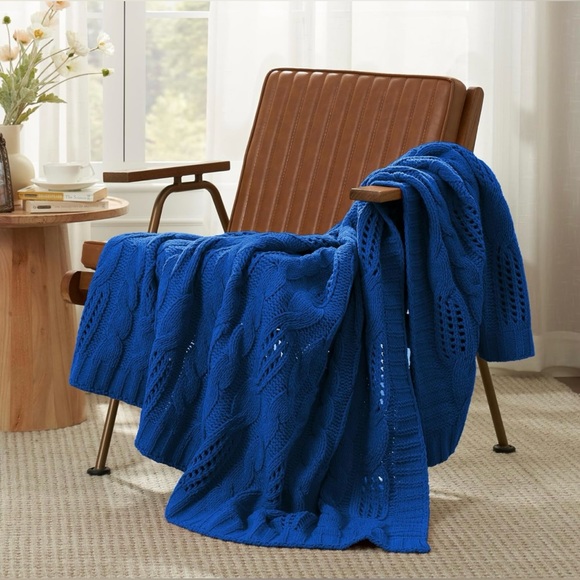 Amélie Home Cable Knitted, Chenille Chunky Knit Throw Blanket,Blue,50 x 60 - NWT - Picture 4 of 8